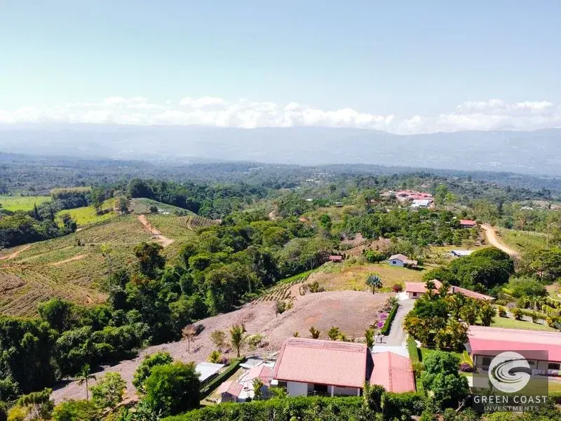 Furnished 3-BR Santa Elena Oasis with Pool, Mountain Views & Detached Garage — view 8, Perez Zeledon, Costa Rica