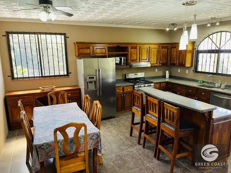 Furnished 3-BR Santa Elena Oasis with Pool, Mountain Views & Detached Garage — view 18, Perez Zeledon, Costa Rica