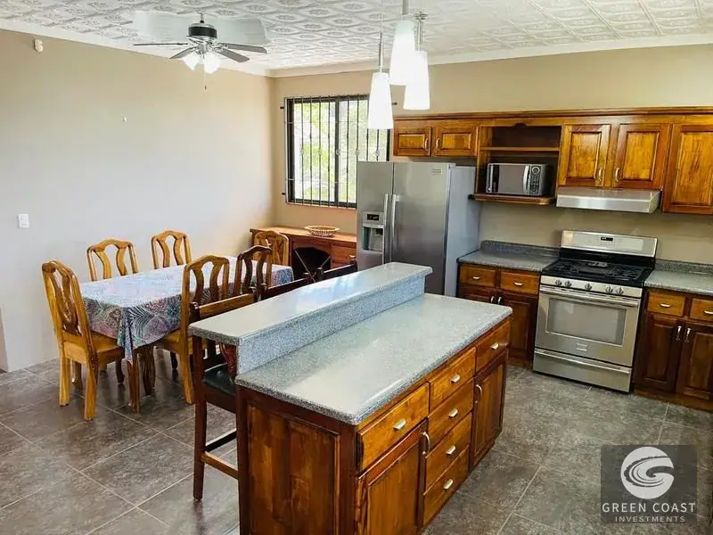 Furnished 3-BR Santa Elena Oasis with Pool, Mountain Views & Detached Garage — view 20, Perez Zeledon, Costa Rica