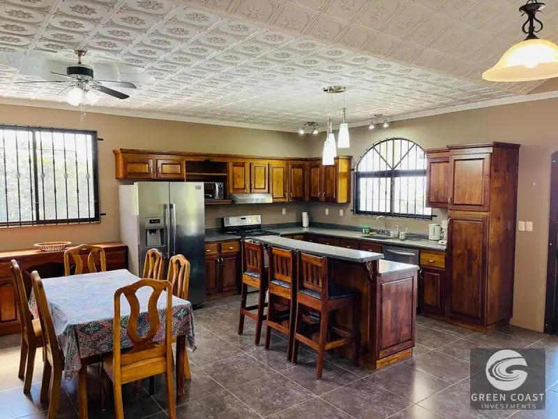 Furnished 3-BR Santa Elena Oasis with Pool, Mountain Views & Detached Garage — view 53, Perez Zeledon, Costa Rica