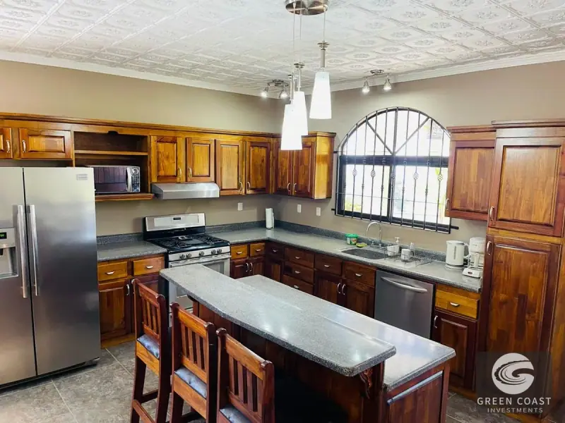 Furnished 3-BR Santa Elena Oasis with Pool, Mountain Views & Detached Garage — view 56, Perez Zeledon, Costa Rica