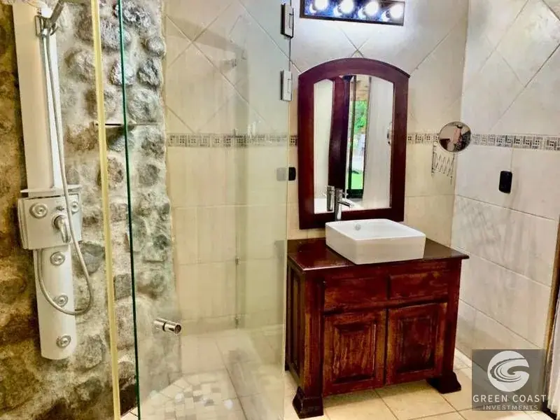 Ojochal Riverfront Estate with Private Pool, Guest Lot and Lush Tropical Gardens — view 19, Ojochal, Costa Rica