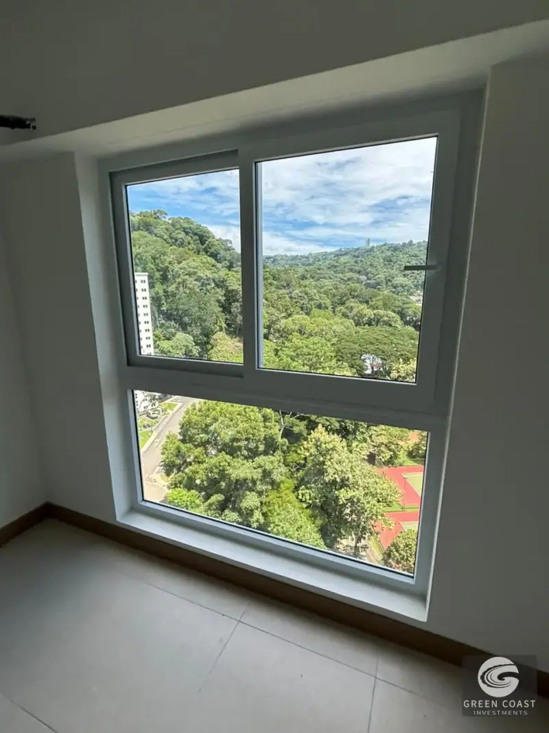Beachfront Penthouse 20th floor at a bargain price