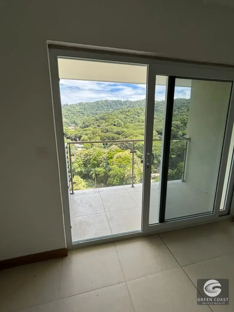 Beachfront Penthouse 20th floor at a bargain price