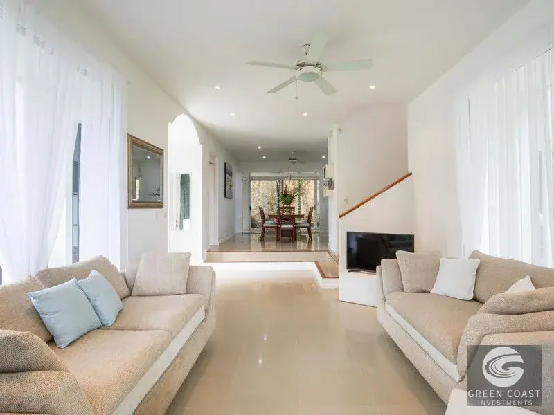 Elegant Estate with Guesthouse & Mountain Views in Secure Gated Community — view 9, Quepos, Costa Rica