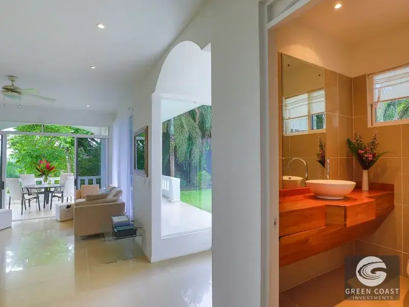 Elegant Estate with Guesthouse & Mountain Views in Secure Gated Community — view 11, Quepos, Costa Rica