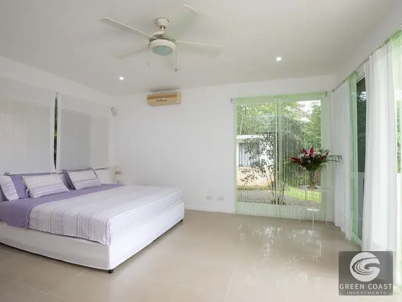 Elegant Estate with Guesthouse & Mountain Views in Secure Gated Community — view 13, Quepos, Costa Rica