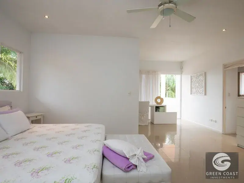 Elegant Estate with Guesthouse & Mountain Views in Secure Gated Community — view 20, Quepos, Costa Rica