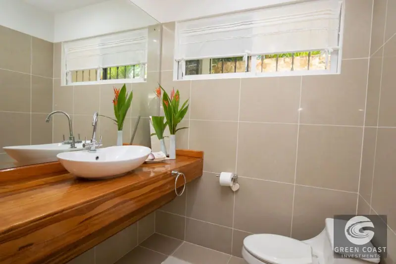 Elegant Estate with Guesthouse & Mountain Views in Secure Gated Community — view 45, Quepos, Costa Rica
