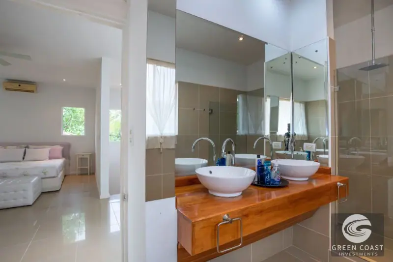 Elegant Estate with Guesthouse & Mountain Views in Secure Gated Community — view 52, Quepos, Costa Rica