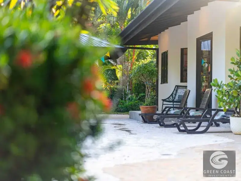 Prime Ojochal Estate: 1.3-Acre Luxury Property with Rebuilt Main House, Pool, and Endless Development Potential — view 10, Ojochal, Costa Rica