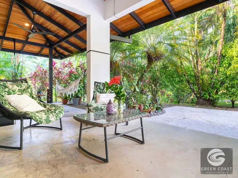 Prime Ojochal Estate: 1.3-Acre Luxury Property with Rebuilt Main House, Pool, and Endless Development Potential — view 13, Ojochal, Costa Rica