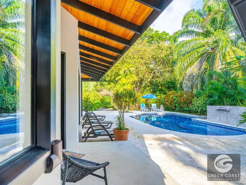 Prime Ojochal Estate: 1.3-Acre Luxury Property with Rebuilt Main House, Pool, and Endless Development Potential — view 17, Ojochal, Costa Rica
