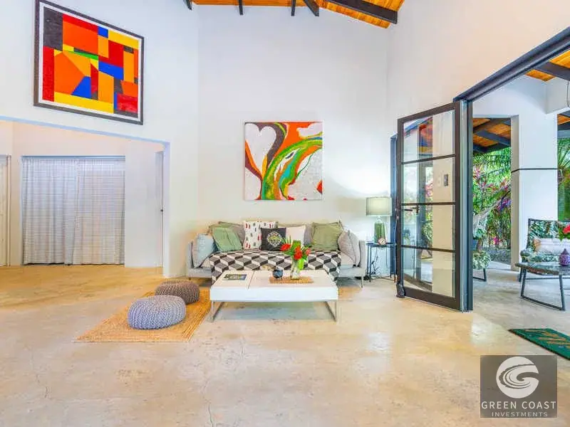 Prime Ojochal Estate: 1.3-Acre Luxury Property with Rebuilt Main House, Pool, and Endless Development Potential — view 23, Ojochal, Costa Rica