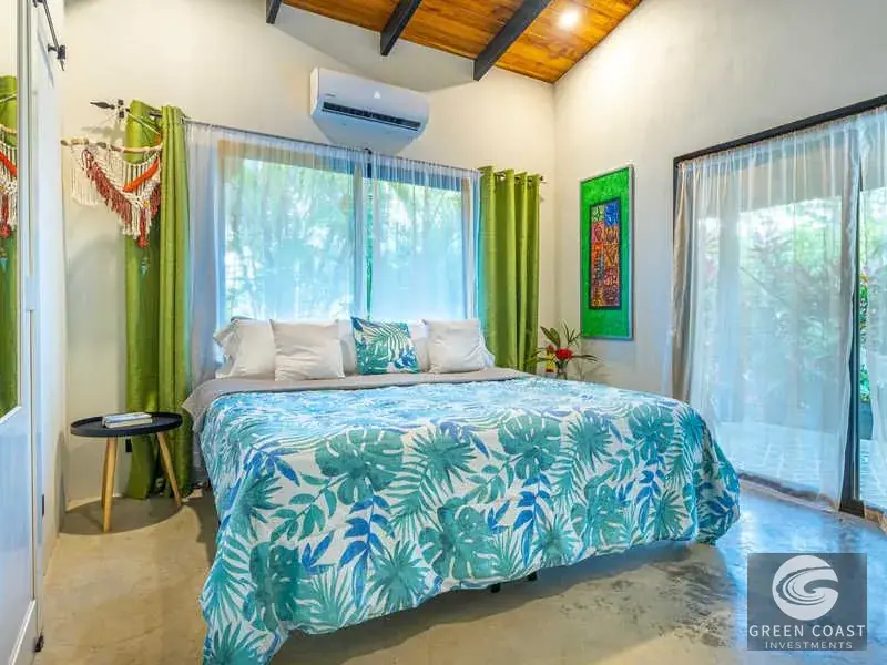 Prime Ojochal Estate: 1.3-Acre Luxury Property with Rebuilt Main House, Pool, and Endless Development Potential — view 26, Ojochal, Costa Rica