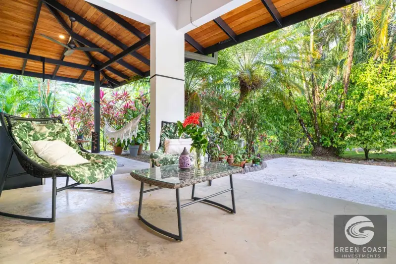 Prime Ojochal Estate: 1.3-Acre Luxury Property with Rebuilt Main House, Pool, and Endless Development Potential — view 47, Ojochal, Costa Rica