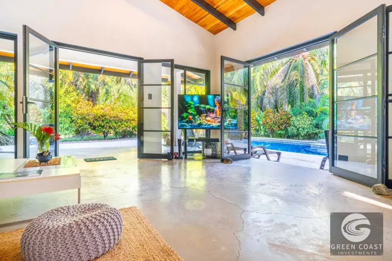Prime Ojochal Estate: 1.3-Acre Luxury Property with Rebuilt Main House, Pool, and Endless Development Potential — view 53, Ojochal, Costa Rica