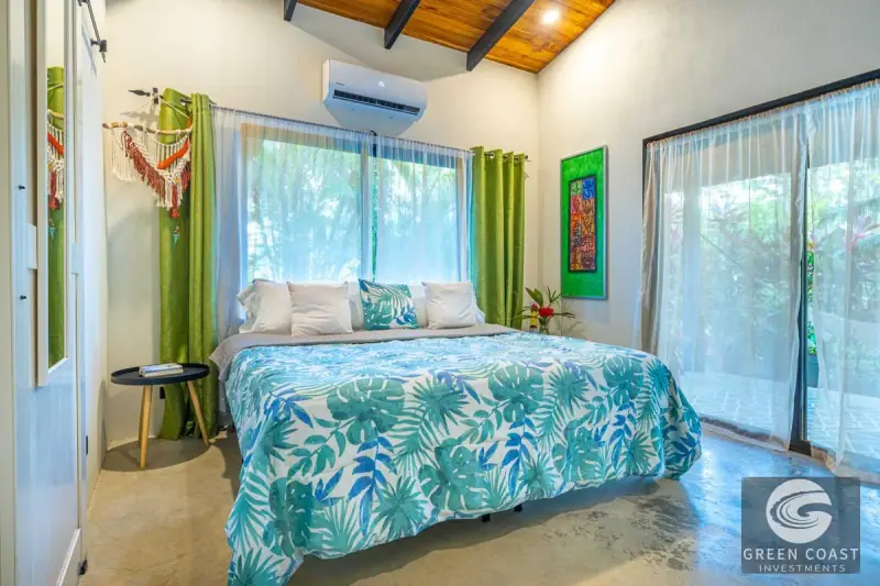 Prime Ojochal Estate: 1.3-Acre Luxury Property with Rebuilt Main House, Pool, and Endless Development Potential — view 60, Ojochal, Costa Rica