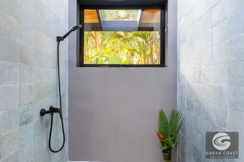 Prime Ojochal Estate: 1.3-Acre Luxury Property with Rebuilt Main House, Pool, and Endless Development Potential — view 63, Ojochal, Costa Rica