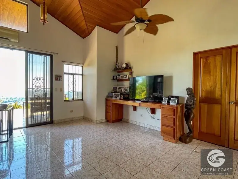 Ocean-View Tres Rios Estate with Infinity Pool, Guest Casita, and Active Orchard — view 17, Ojochal, Costa Rica