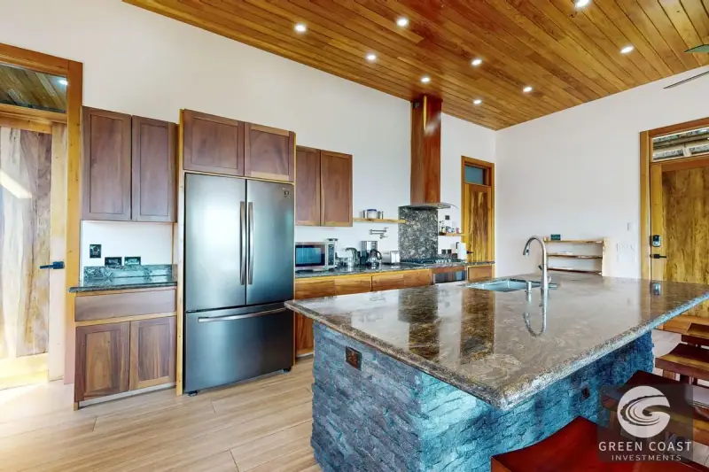 Luxury 4BR Ocean-View Villa with Infinity Pool in Exclusive Dominical Gated Community — view 51, Dominical, Costa Rica