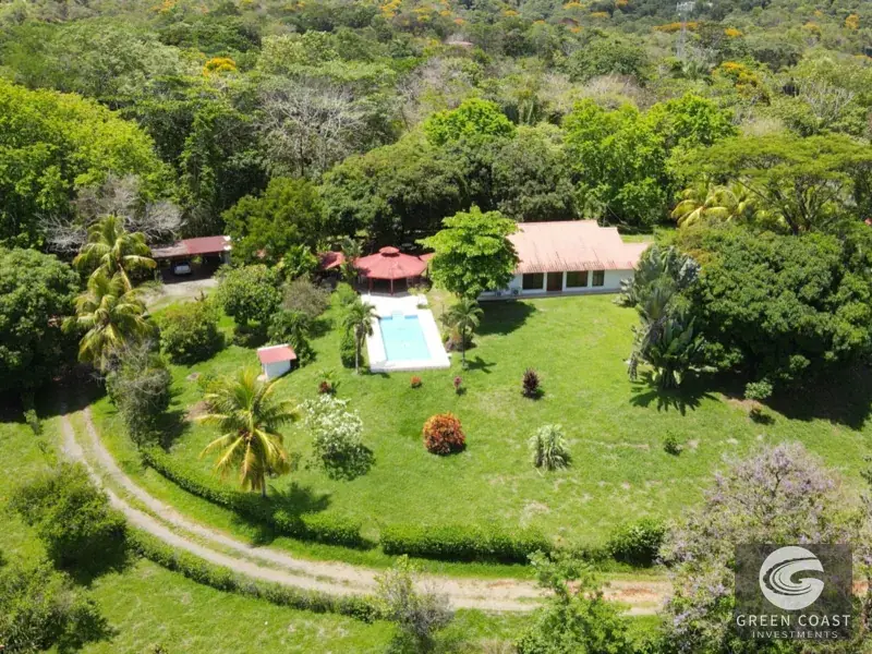 Spacious 8-Acre Ojochal Estate with Ocean Views, Guest House, and Endless Expansion Potential — view 2, Ojochal, Costa Rica