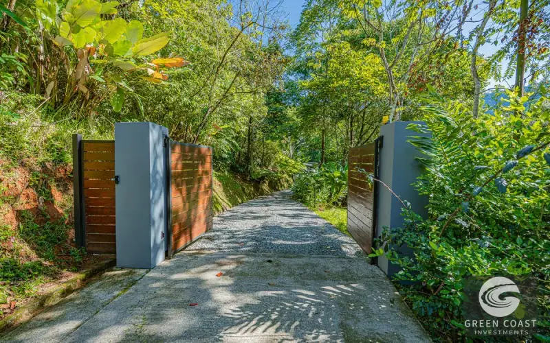 Eco-Luxury Off-Grid Homestead: 5.4-Acre Mountain Haven with Ocean Views in Tinamastes — view 48, Dominical, Osa, Costa Rica