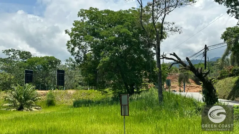 Prime Uvita Riverfront Commercial Lot: Over an Acre of High-Visibility Development Potential — view 14, Uvita, Costa Rica