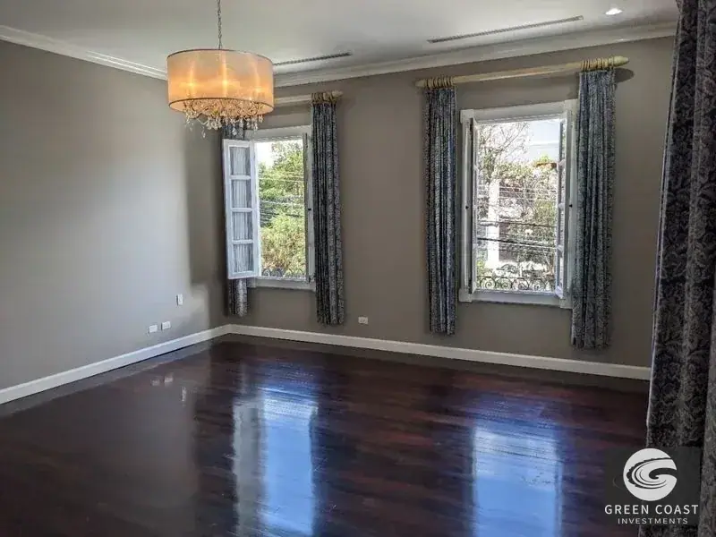 Elegant Italian-Style Luxury Villa with Lush Gardens in Prime San Pedro Location photo 19