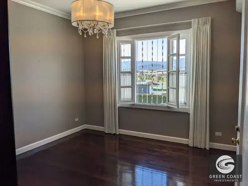 Elegant Italian-Style Luxury Villa with Lush Gardens in Prime San Pedro Location photo 55