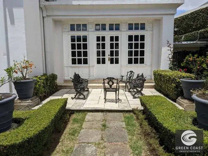 Elegant Italian-Style Luxury Villa with Lush Gardens in Prime San Pedro Location photo 63