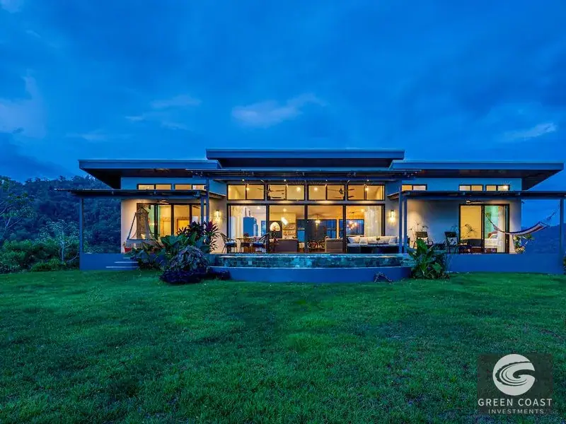 Luxury Ocean-View Estate with Main Villa, Two Guest Houses, and Dual Infinity Pools in Quepos — view 2, Savegre, Quepos, Costa Rica