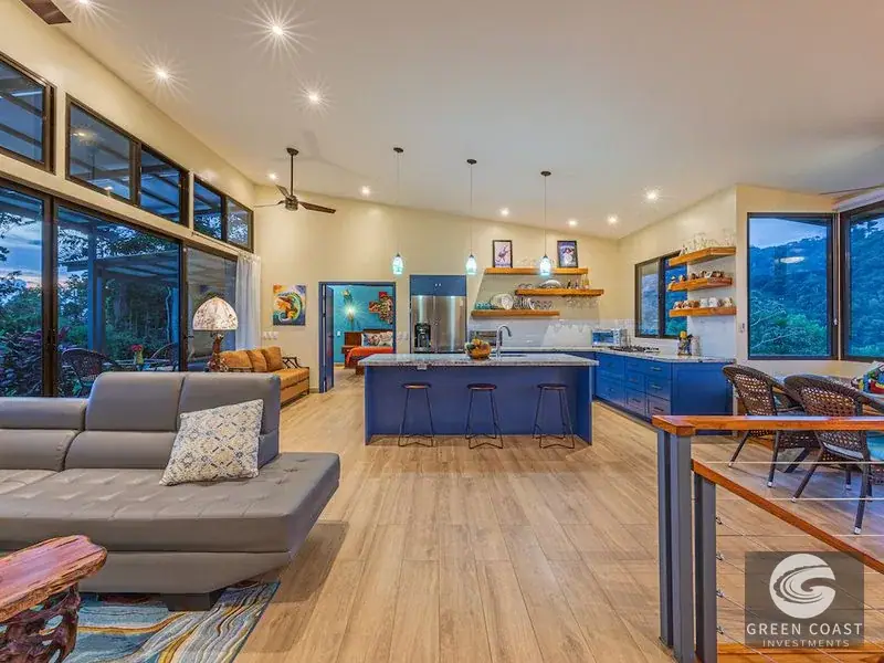Luxury Ocean-View Estate with Main Villa, Two Guest Houses, and Dual Infinity Pools in Quepos — view 10, Savegre, Quepos, Costa Rica