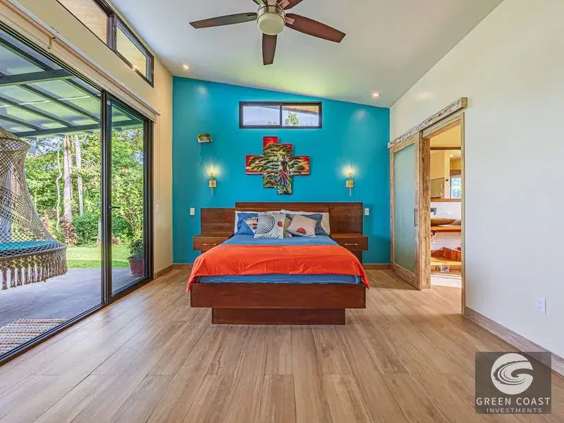 Luxury Ocean-View Estate with Main Villa, Two Guest Houses, and Dual Infinity Pools in Quepos — view 13, Savegre, Quepos, Costa Rica