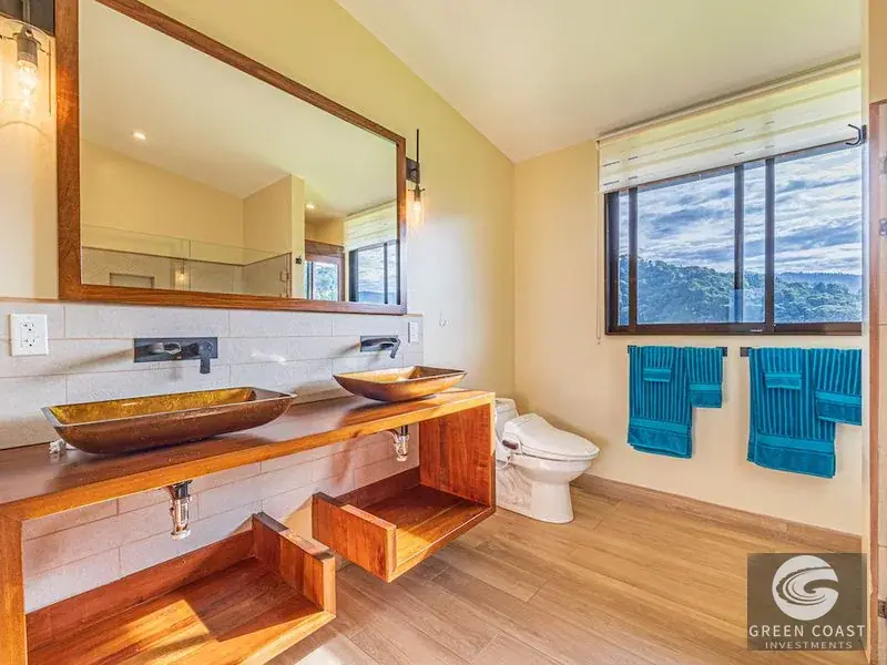 Luxury Ocean-View Estate with Main Villa, Two Guest Houses, and Dual Infinity Pools in Quepos — view 18, Savegre, Quepos, Costa Rica