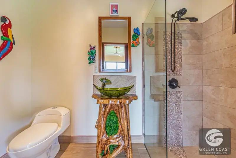 Luxury Ocean-View Estate with Main Villa, Two Guest Houses, and Dual Infinity Pools in Quepos — view 49, Savegre, Quepos, Costa Rica