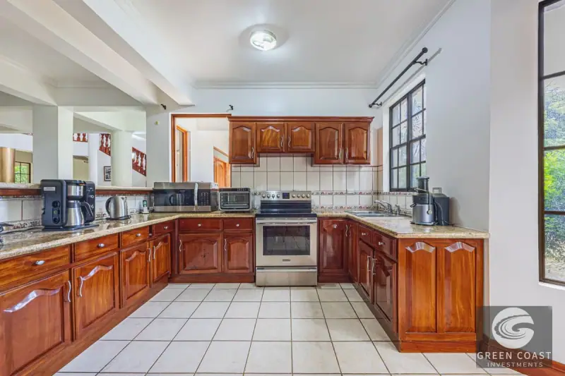 Spacious 5-BR Tropical Estate with Pool & Expansive Gardens in San Isidro — view 59, San Isidro, Perez Zeledon, Costa Rica