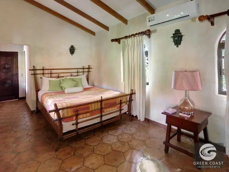 Dominical Beachfront Estate: Luxury 4-Bed Home on 6 Acres of Pristine Rainforest with Ocean Views — view 10, Dominical, Dominical, Costa Rica