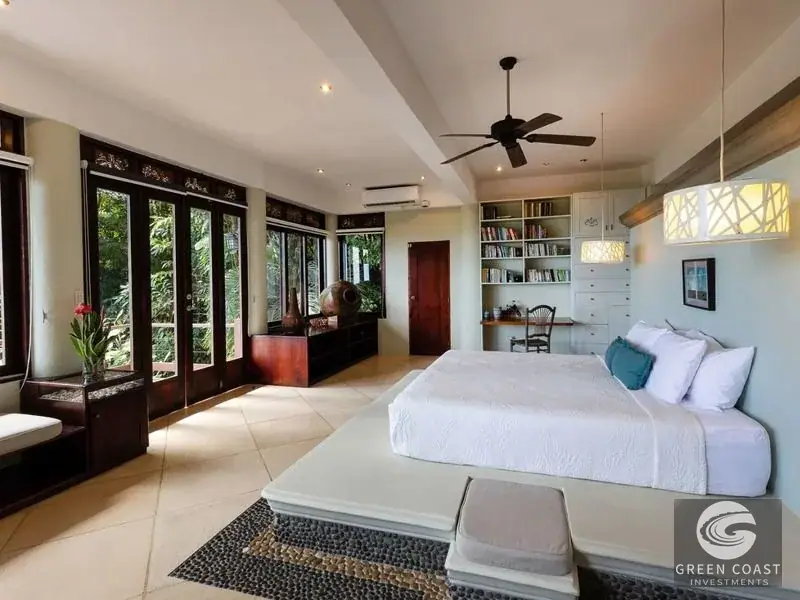 Green Coast Investments: 7BR Ocean-View Jungle Villa in Manuel Antonio with Dual Pools — view 7, Quepos, Costa Rica
