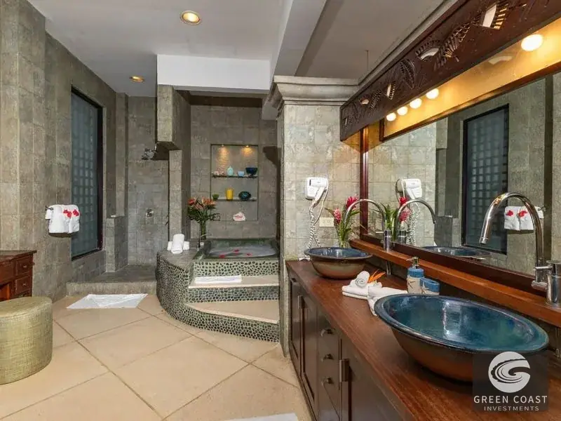 Green Coast Investments: 7BR Ocean-View Jungle Villa in Manuel Antonio with Dual Pools — view 29, Quepos, Costa Rica