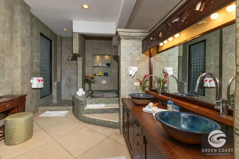 Green Coast Investments: 7BR Ocean-View Jungle Villa in Manuel Antonio with Dual Pools — view 63, Quepos, Costa Rica