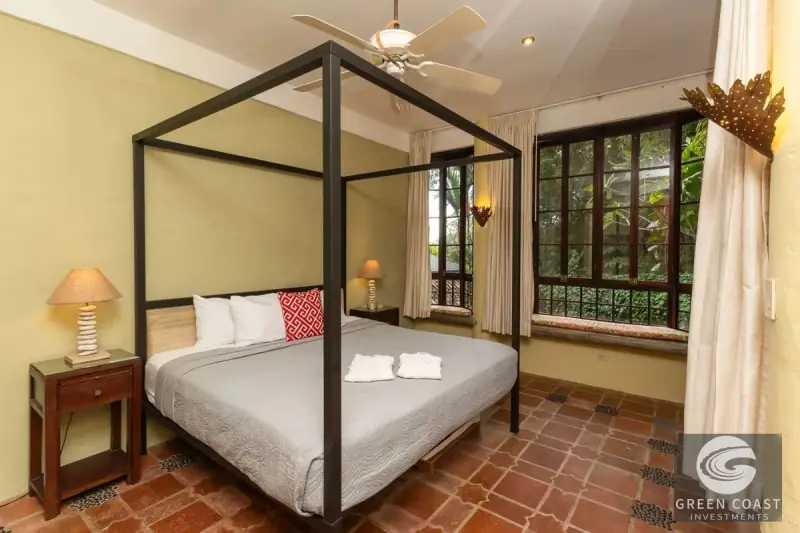 Green Coast Investments: 7BR Ocean-View Jungle Villa in Manuel Antonio with Dual Pools — view 64, Quepos, Costa Rica